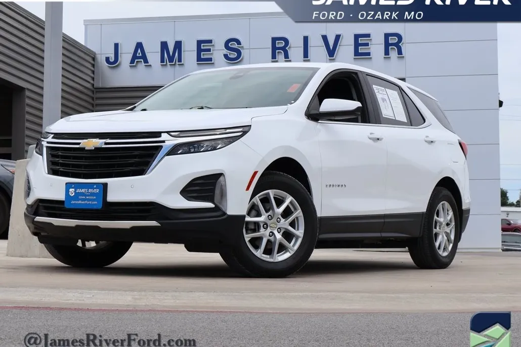 2023 Chevrolet Equinox LT photo 1