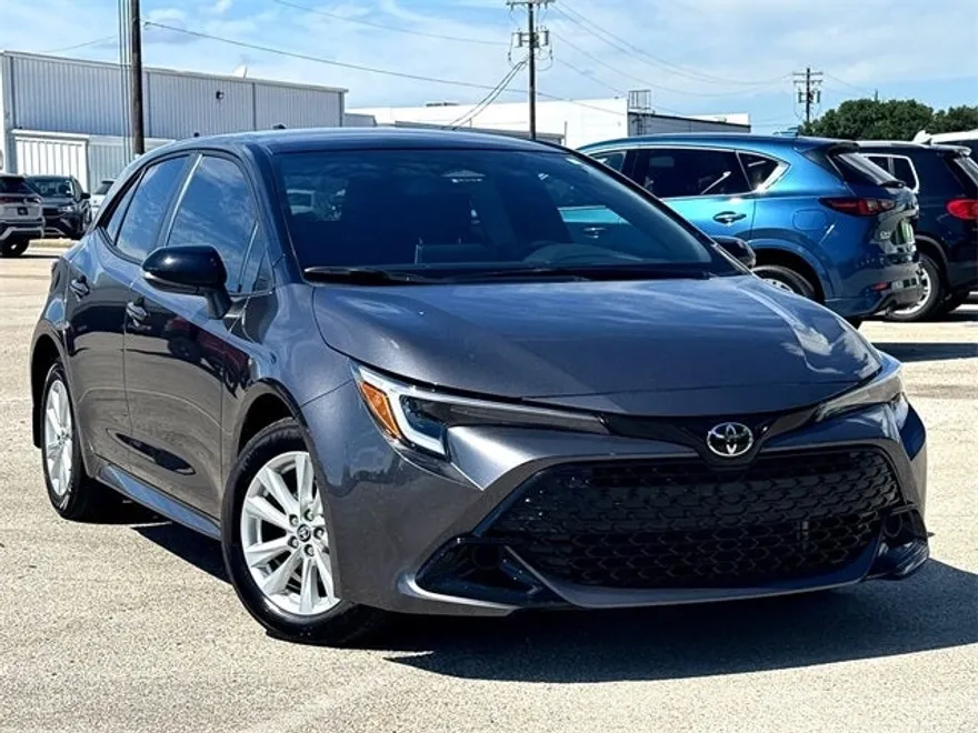 2025 Toyota Corolla SE photo 1