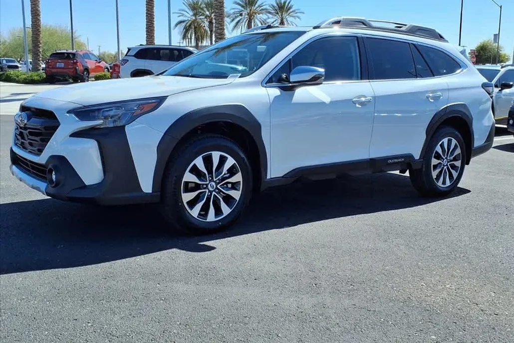 2025 Subaru Outback Touring XT photo 1