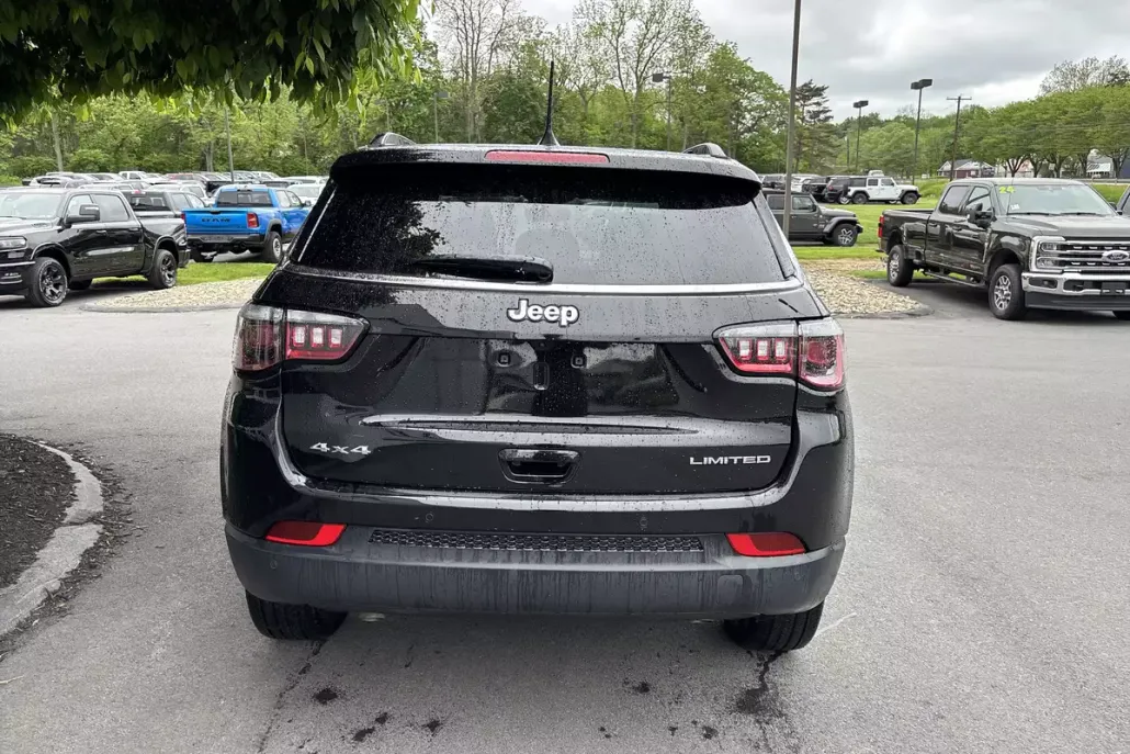 2025 Jeep Compass Limited photo 1