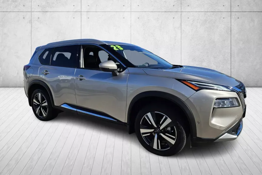 2023 Nissan Rogue Platinum photo 1