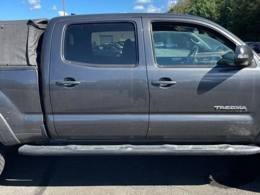 2014 Toyota Tacoma Base V6 photo 1
