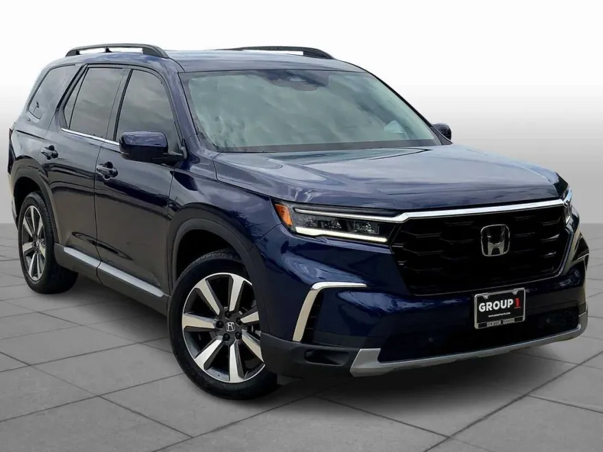 2025 Honda Pilot Touring photo 1