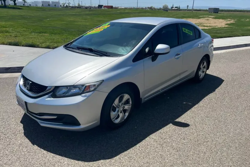 2013 Honda Civic LX photo 1
