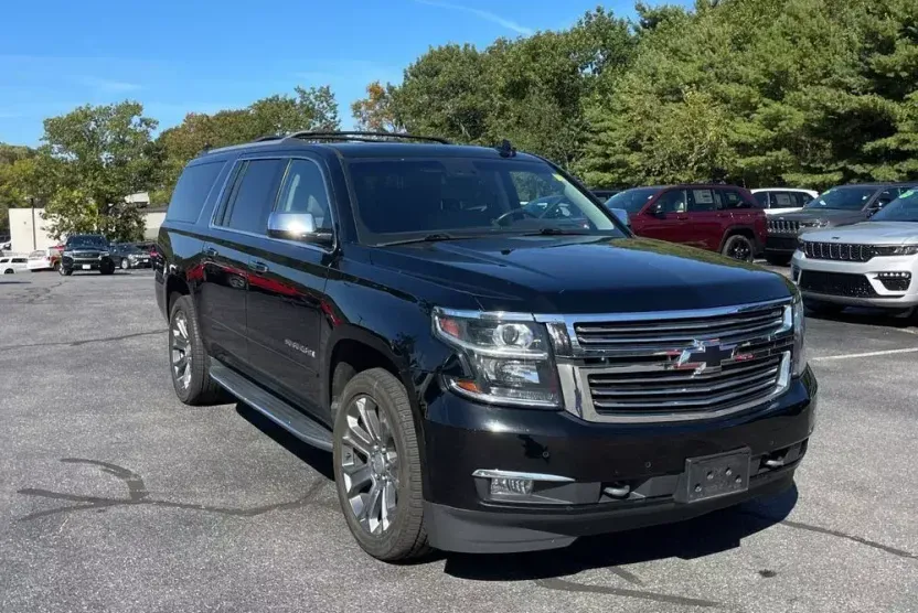 2019 Chevrolet Suburban Premier photo 1