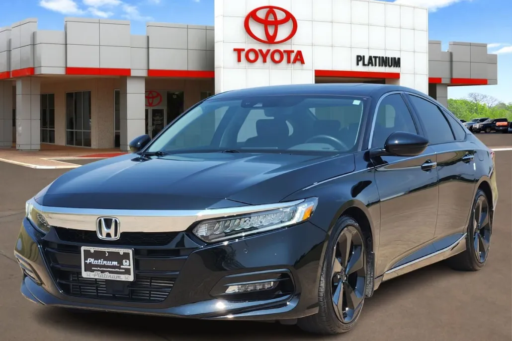 2018 Honda Accord Touring photo 1