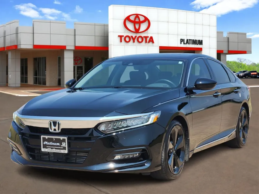 2018 Honda Accord Touring photo 1