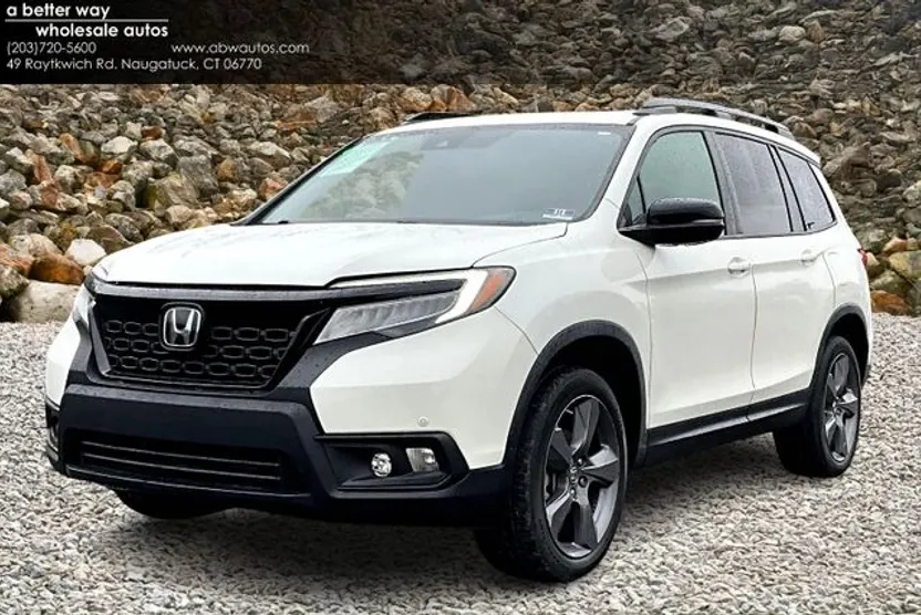 2019 Honda Passport Touring photo 1