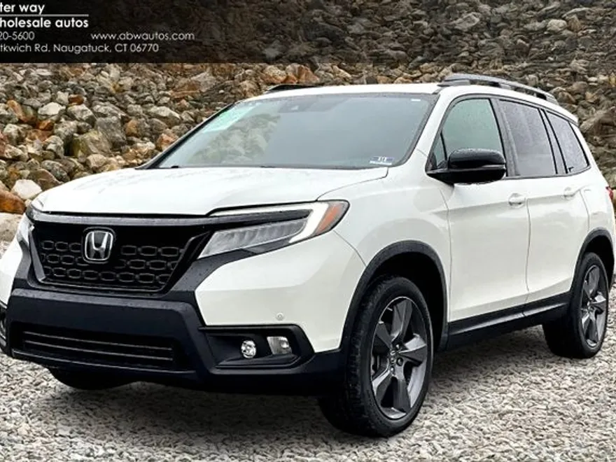2019 Honda Passport Touring photo 1