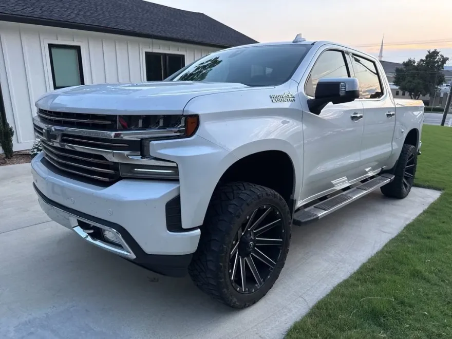 2019 Chevrolet Silverado 1500 High Country photo 1