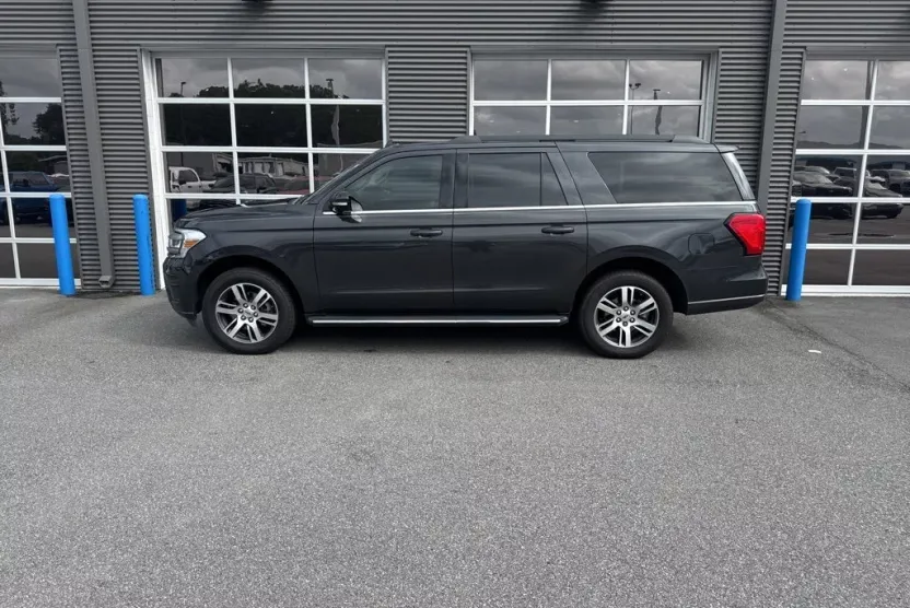 2022 Ford Expedition MAX XLT photo 1