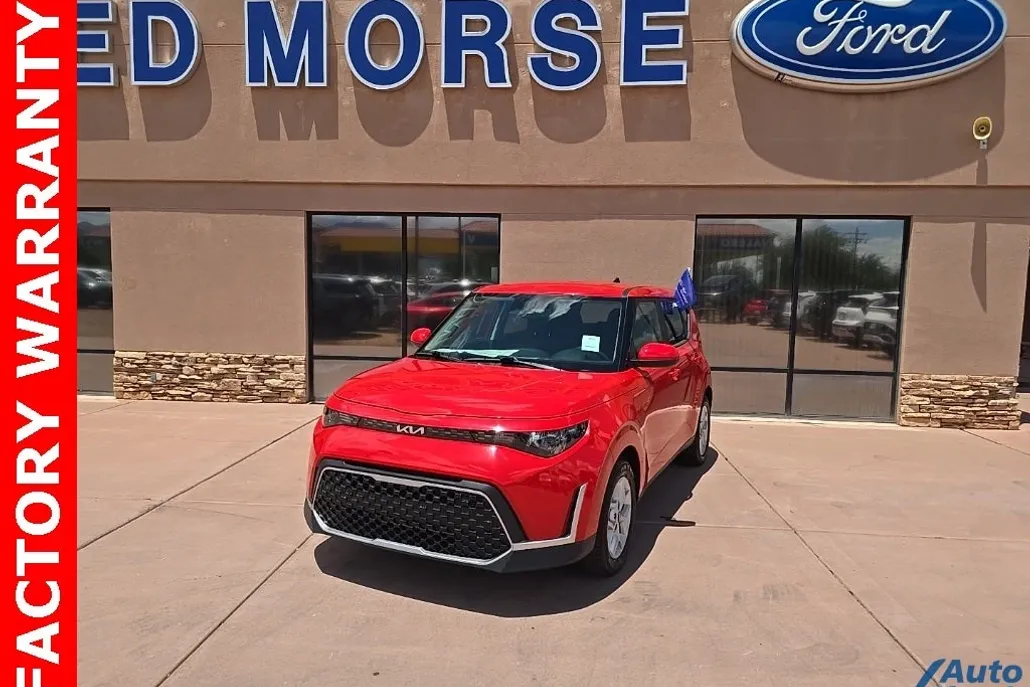 2024 Kia Soul LX photo 1