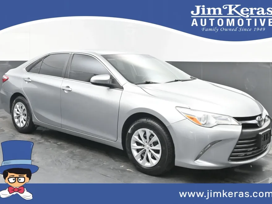 2016 Toyota Camry XLE photo 1