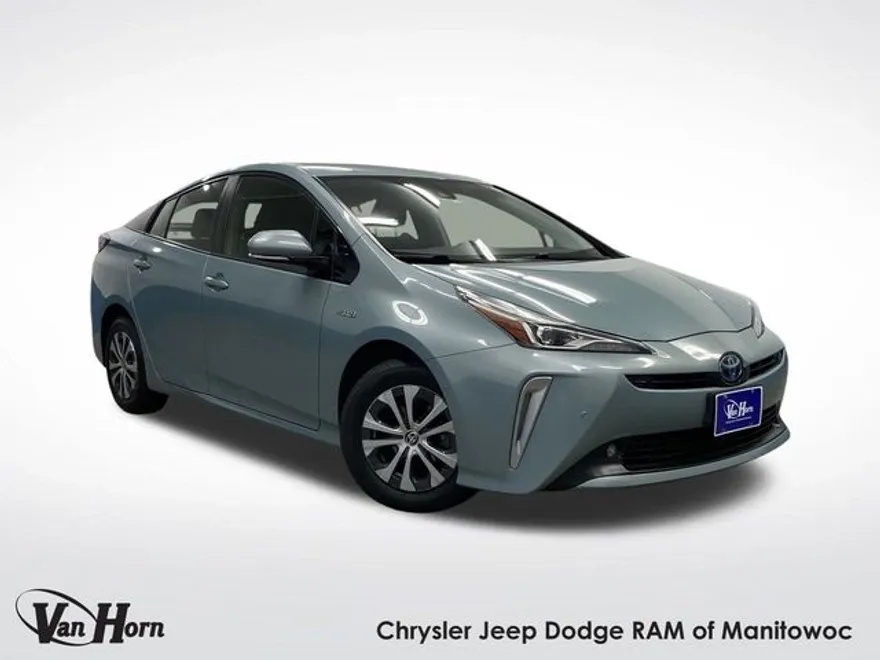 2019 Toyota Prius XLE photo 1