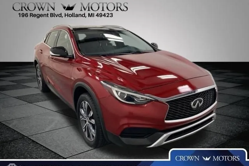 2019 Infiniti QX30 Luxe photo 1