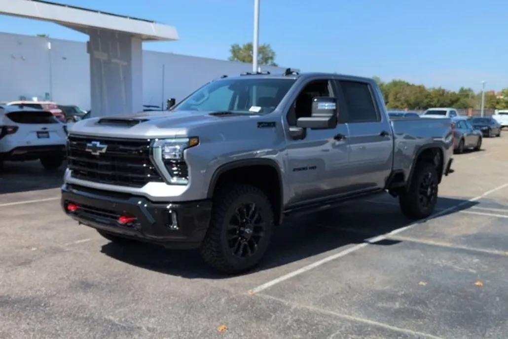 2026 Chevrolet Silverado 2500HD LT photo 1
