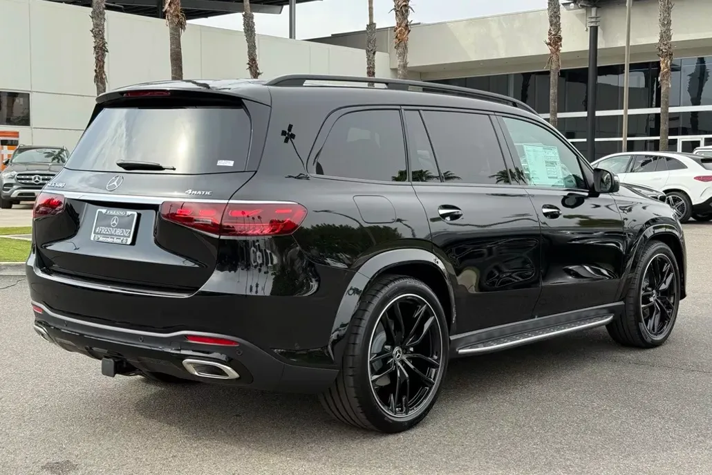 2026 Mercedes Benz GLS 580 4MATIC photo 1