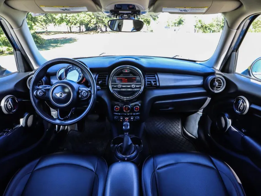 2015 Mini Cooper 4 Door Hardtop photo 1