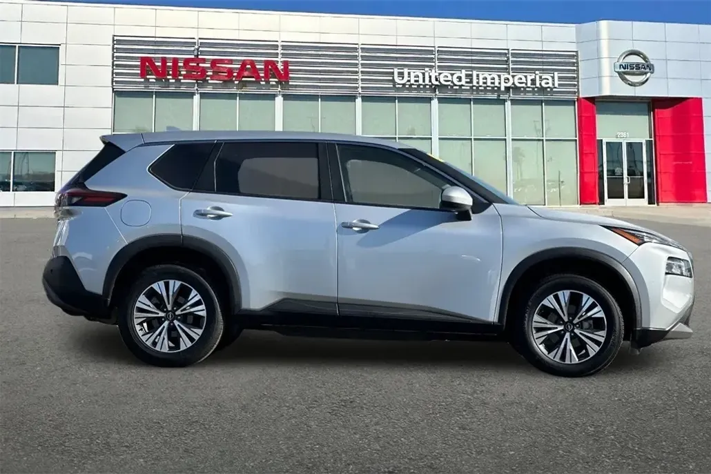 2023 Nissan Rogue SV photo 1