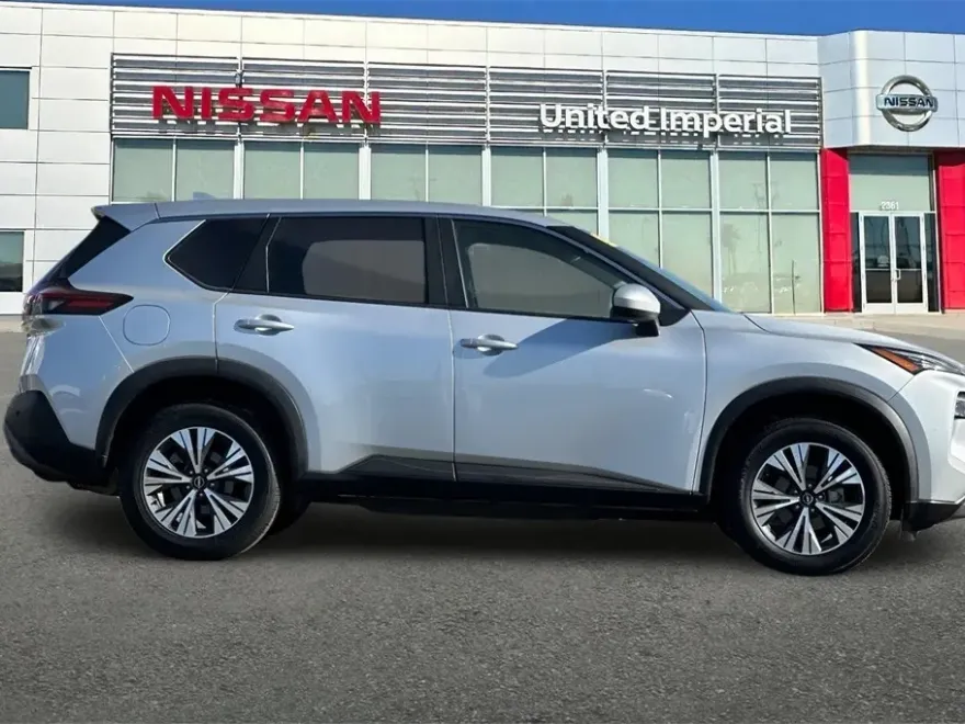 2023 Nissan Rogue SV photo 1