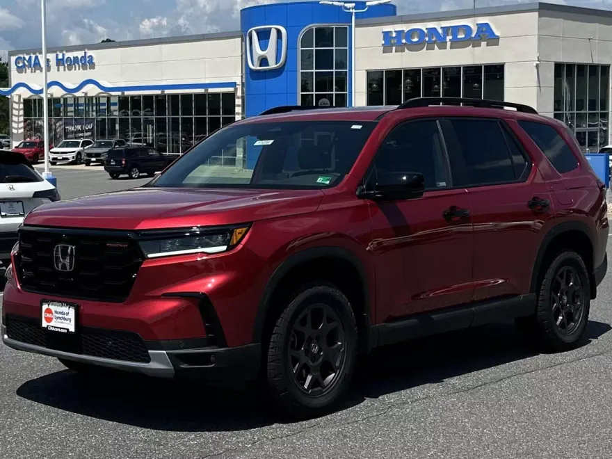2025 Honda Pilot TrailSport photo 1