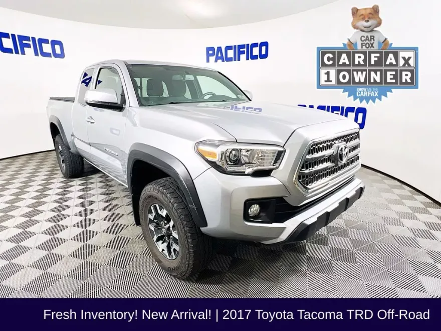 2017 Toyota Tacoma TRD Off-Road Access Cab photo 1