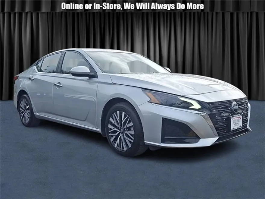 2023 Nissan Altima 2.5 SV photo 1