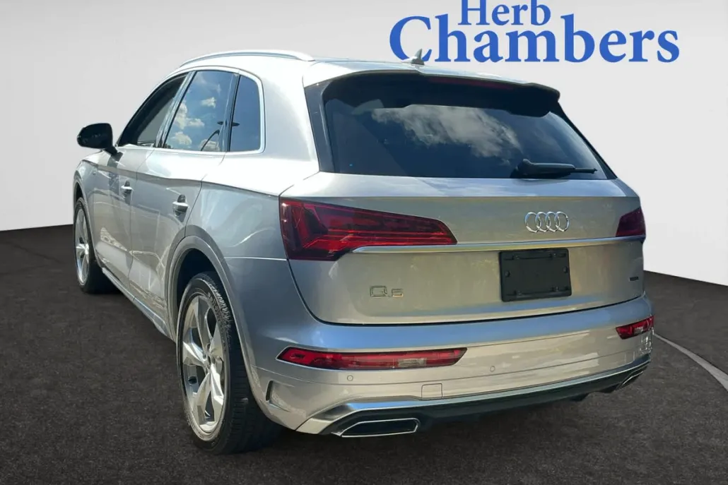 2022 Audi Q5 S line Premium Plus photo 1