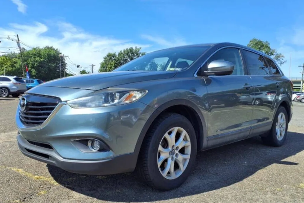 2013 Mazda CX-9 Touring photo 1