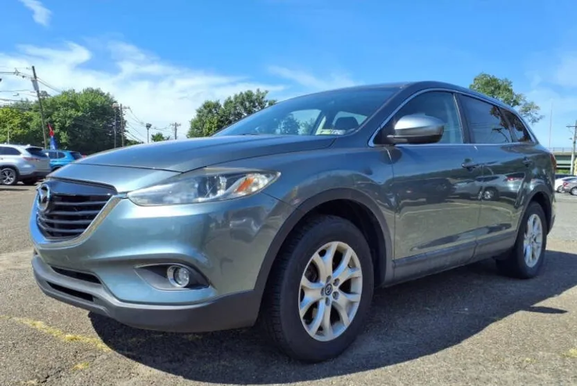 2013 Mazda CX-9 Touring photo 1