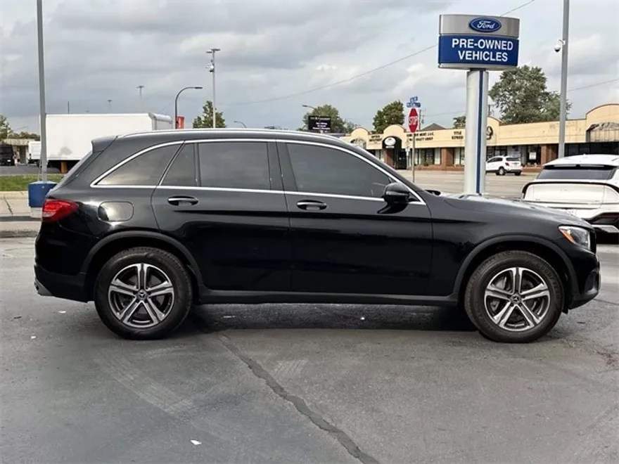 2017 Mercedes Benz GLC 300 photo 1