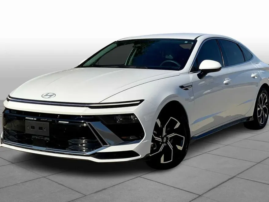 2024 Hyundai Sonata SEL photo 1