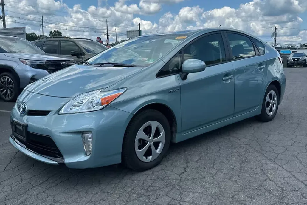 2012 Toyota Prius Two photo 1