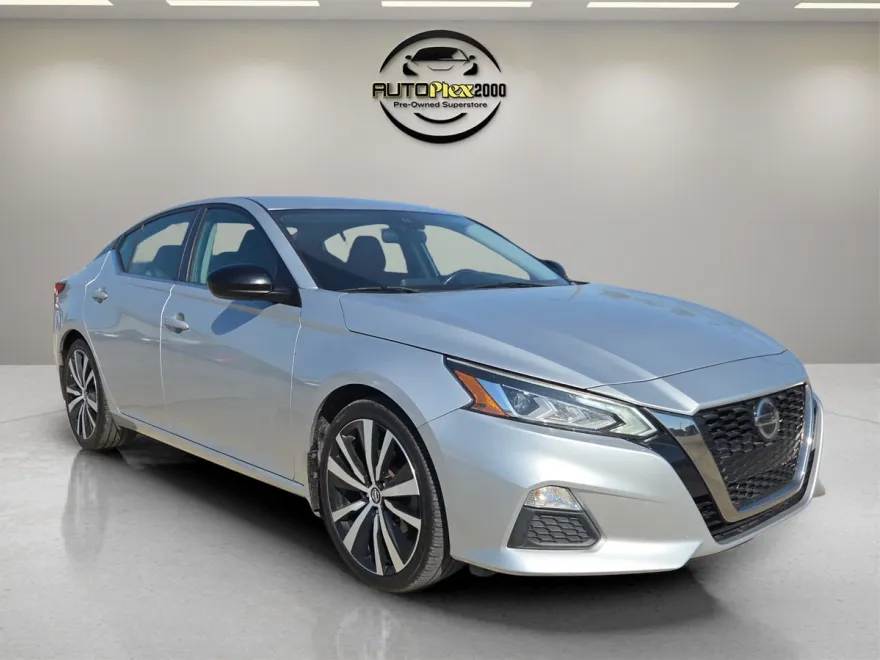 2020 Nissan Altima 2.5 SR photo 1