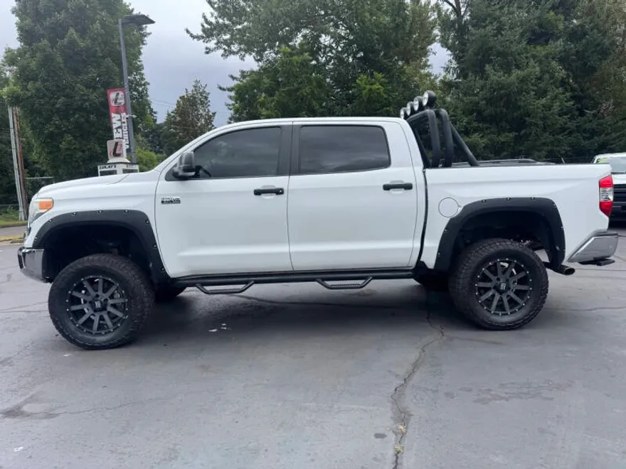 2014 Toyota Tundra SR5 photo 1