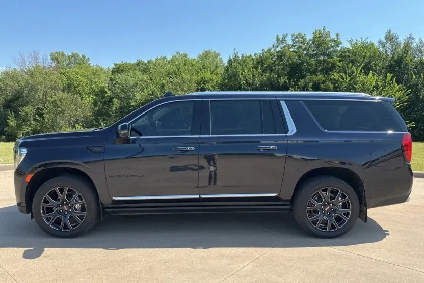 2024 Gmc Yukon XL Denali photo 1