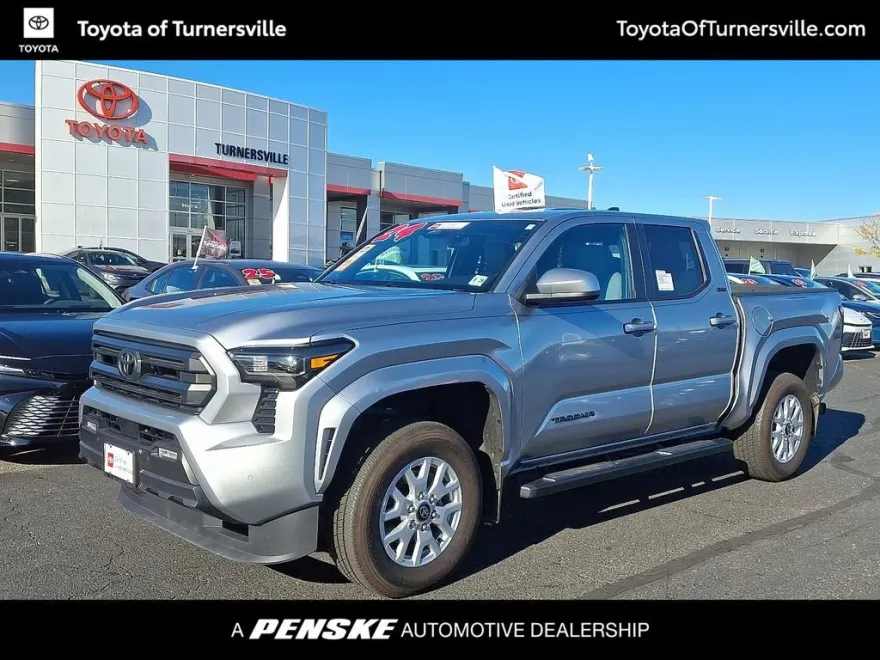 2024 Toyota Tacoma SR5 photo 1
