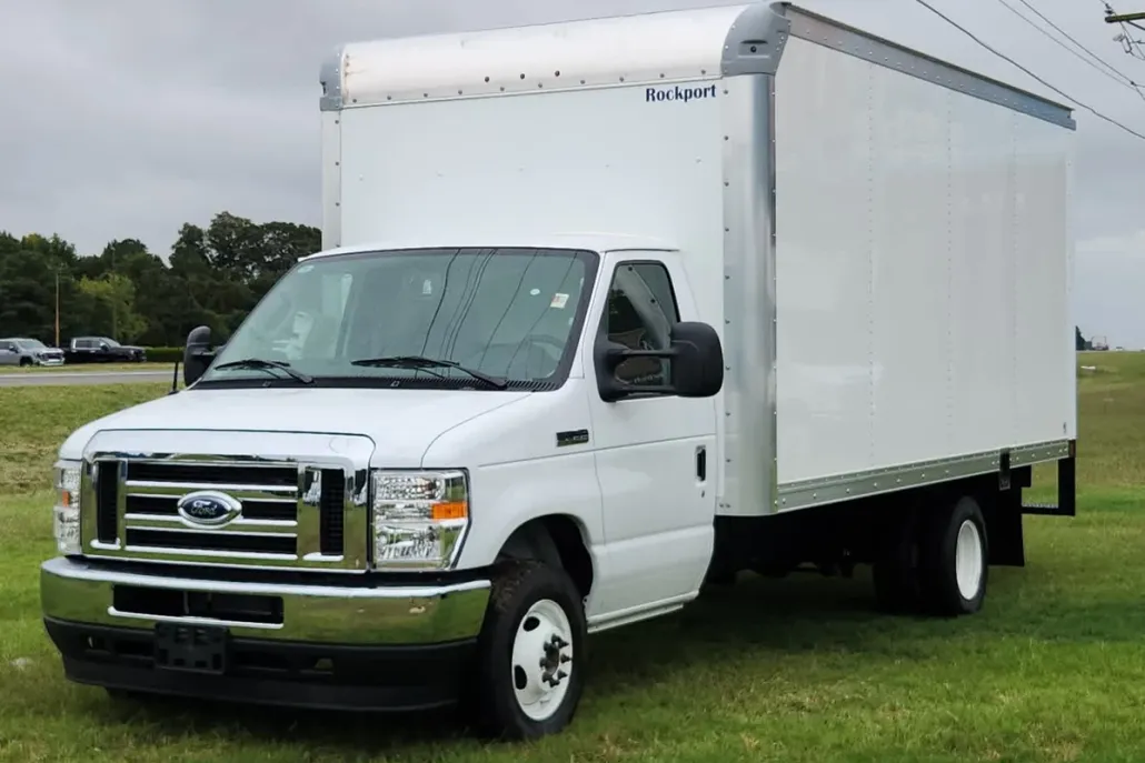 2025 Ford E-350 photo 1
