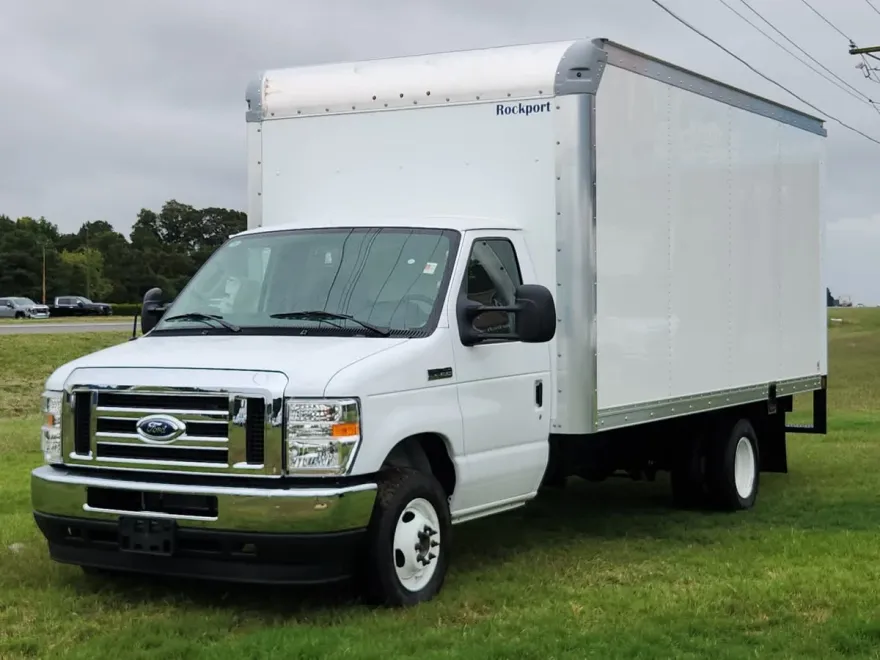 2025 Ford E-350 photo 1
