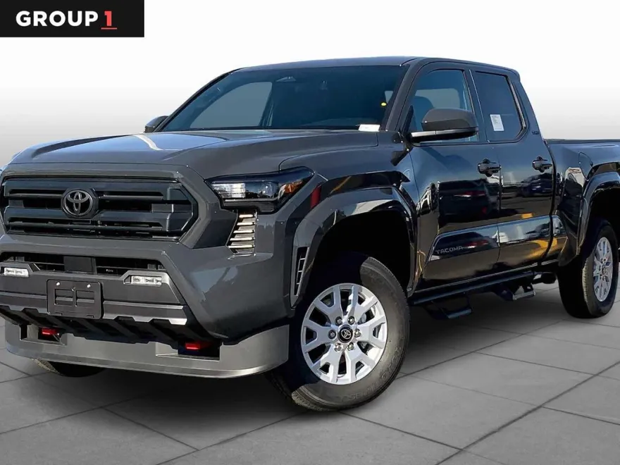 2025 Toyota Tacoma SR5 photo 1