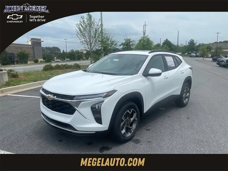 2025 Chevrolet Trax LT photo 1