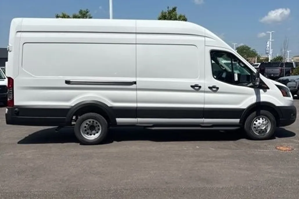 2025 Ford Transit photo 1