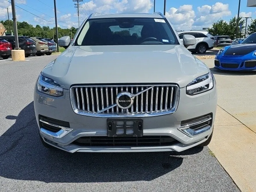 2025 Volvo XC90 Plus photo 1