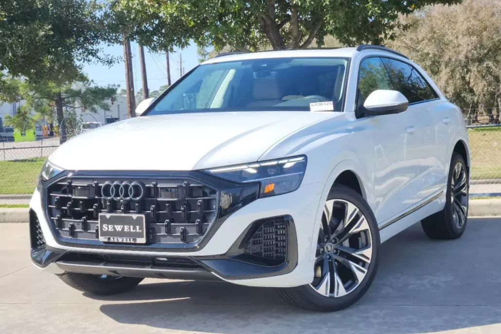 2025 Audi Q8 55 Premium photo 1