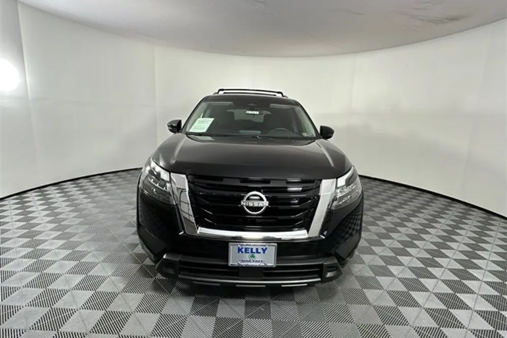 2024 Nissan Pathfinder SV photo 1