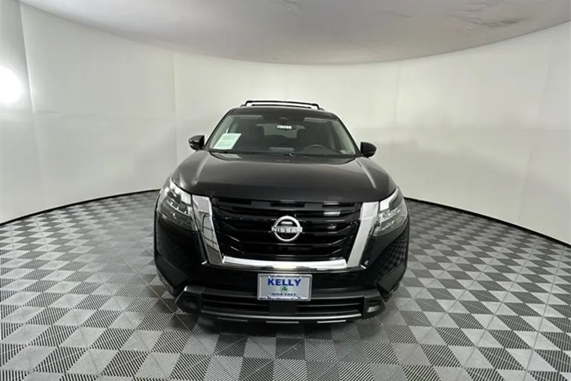 2024 Nissan Pathfinder SV photo 1