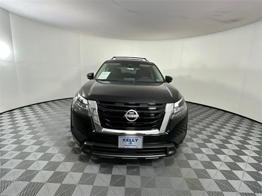 2024 Nissan Pathfinder SV photo 1
