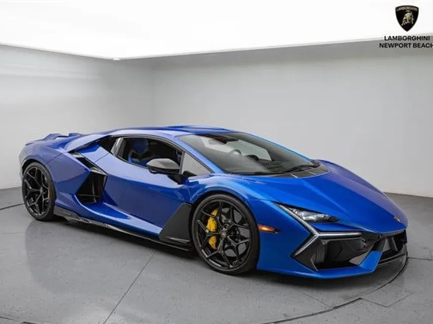 2024 Lamborghini Revuelto photo 1