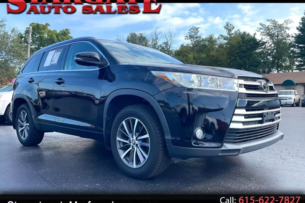 2017 Toyota Highlander XLE photo 1
