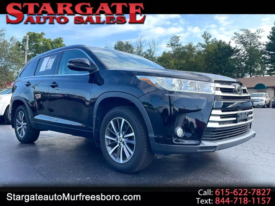 2017 Toyota Highlander XLE photo 1